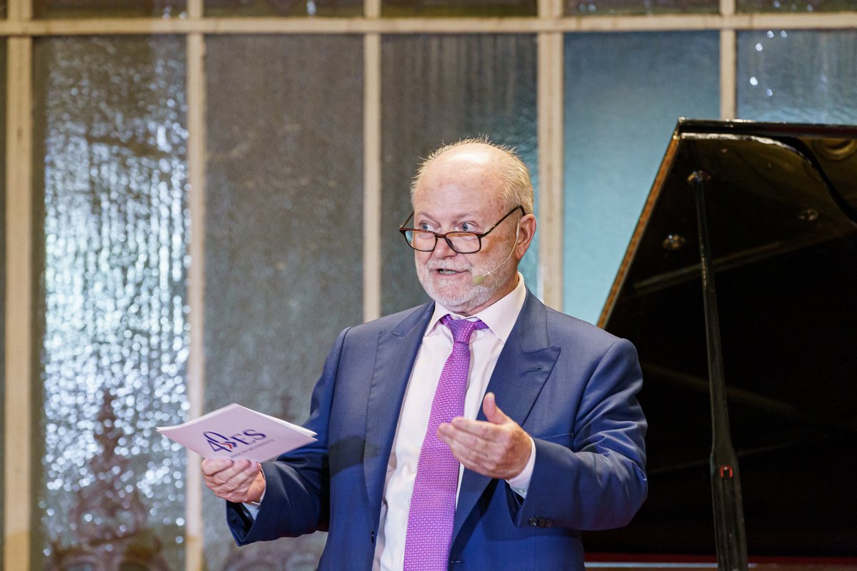 Fundador de Eurosistema en la gala del 40 aniversario del club